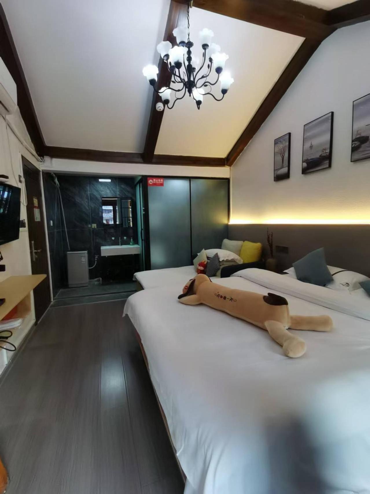 Fenghuang Ancient Town Lazy Cat Riverside Inn Exterior foto